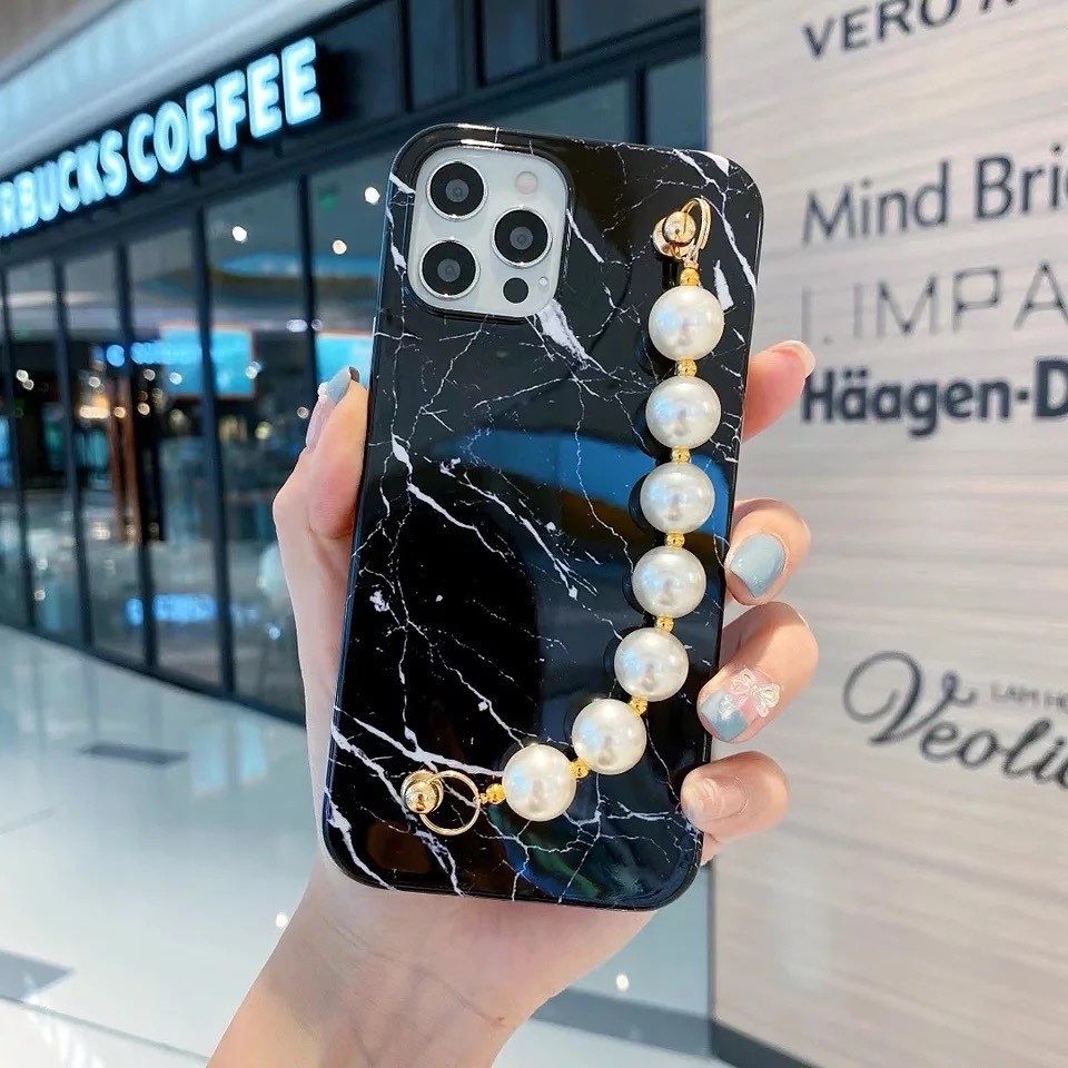 Black Marble Case With White Pearl Chain