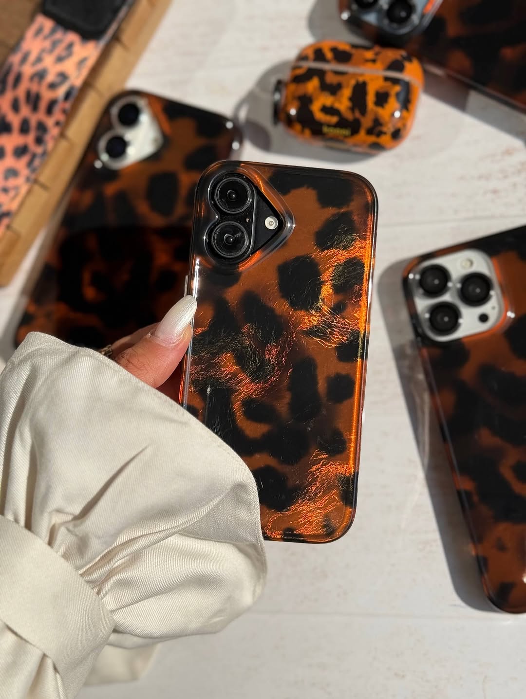 ✨ Tortoiseshell Glossy iPhone Case – Chic, Bold & Timeless