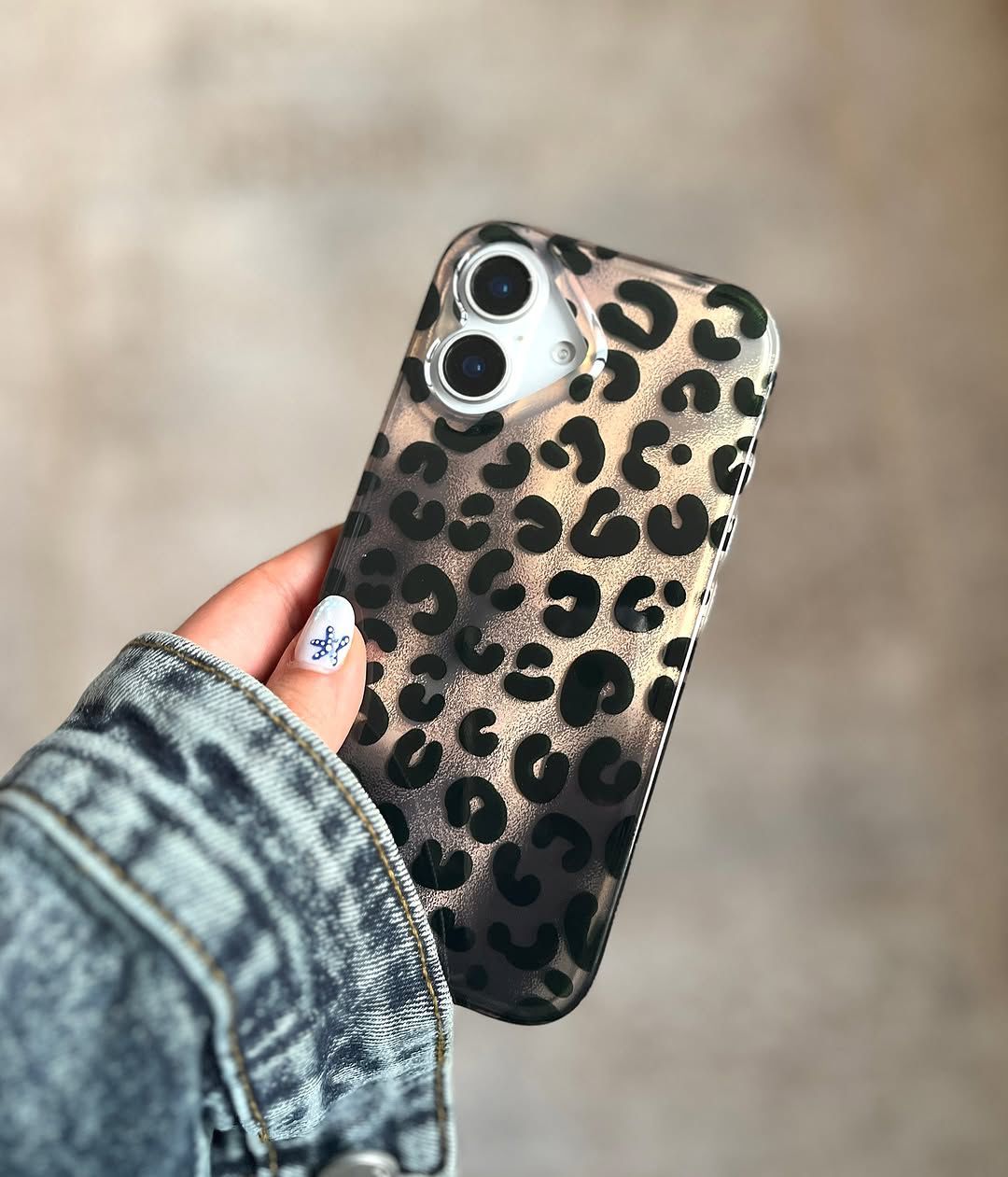 ✨ Leopard Gradient Phone Case – Stylish, Bold & Protective ✨