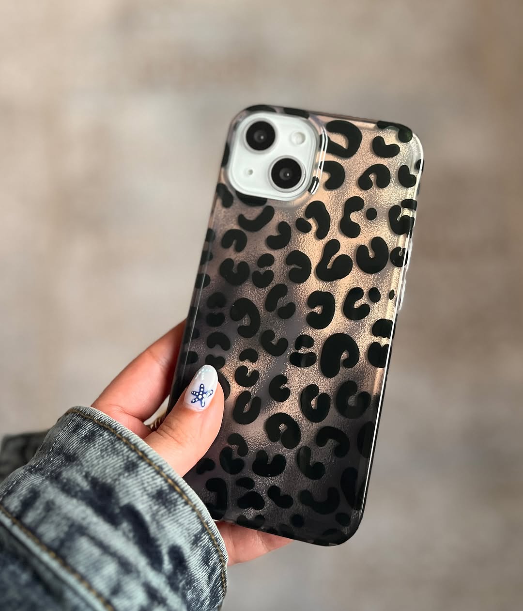✨ Leopard Gradient Phone Case – Stylish, Bold & Protective ✨